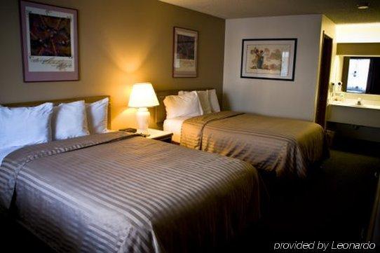 Pepper Tree Inn Beaverton Room photo